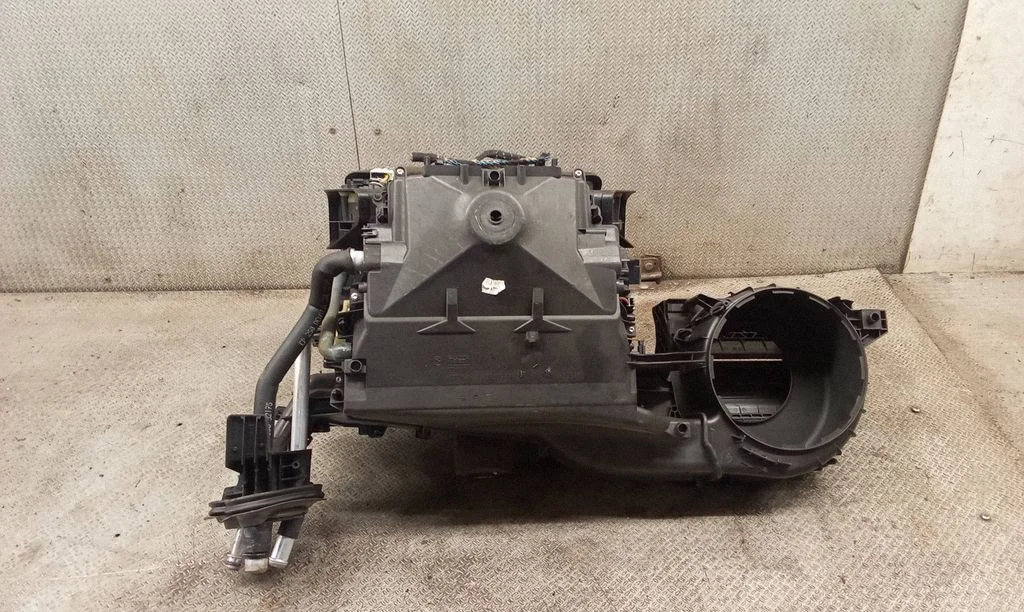 Obudowa nagrzewnicy – komplet – BMW Seria 1 E81 E87 (2004-2011)