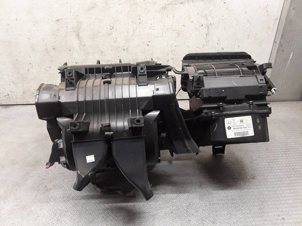 Obudowa nagrzewnicy – komplet 05058266AD – Chrysler Sebring (JS) (2006-2010)