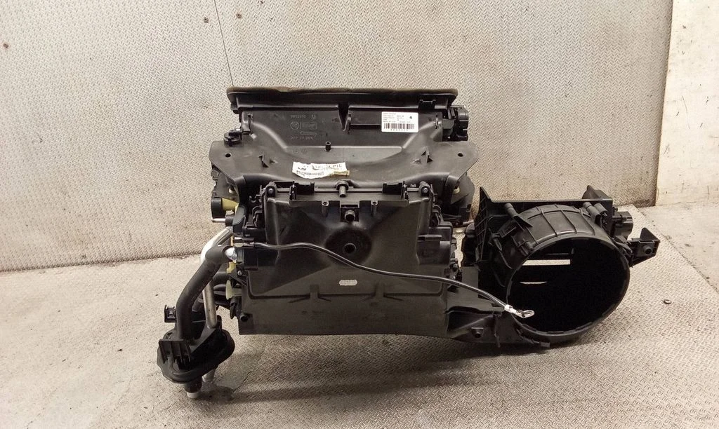 Obudowa nagrzewnicy – komplet – BMW Seria 1 E81 E87 (2004-2011)