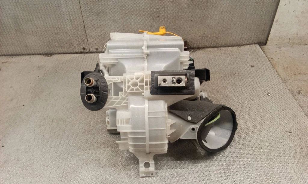 Obudowa nagrzewnicy – komplet – Citroen C3 (2016-2024)