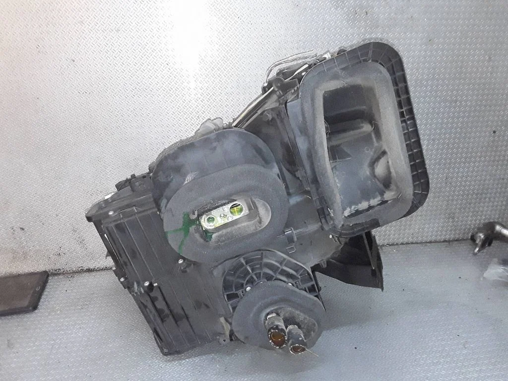 Salona klimata mezgla komplekts – Nissan Qashqai (2006-2010)