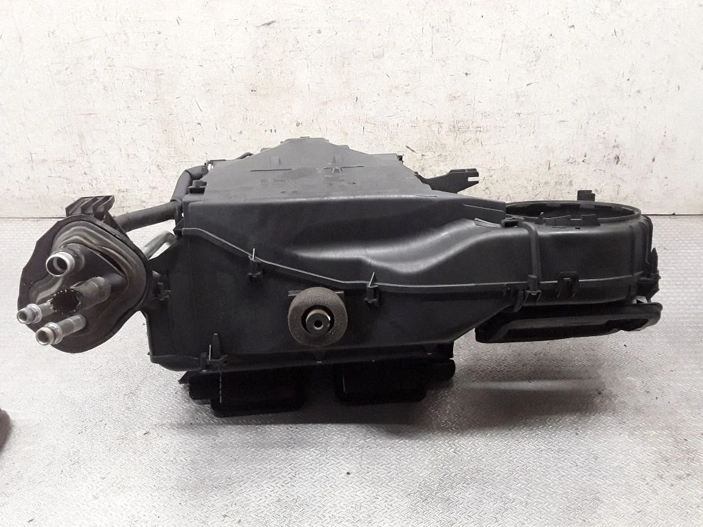 Obudowa nagrzewnicy – komplet – BMW Seria 1 E81 E87 (2004-2011)