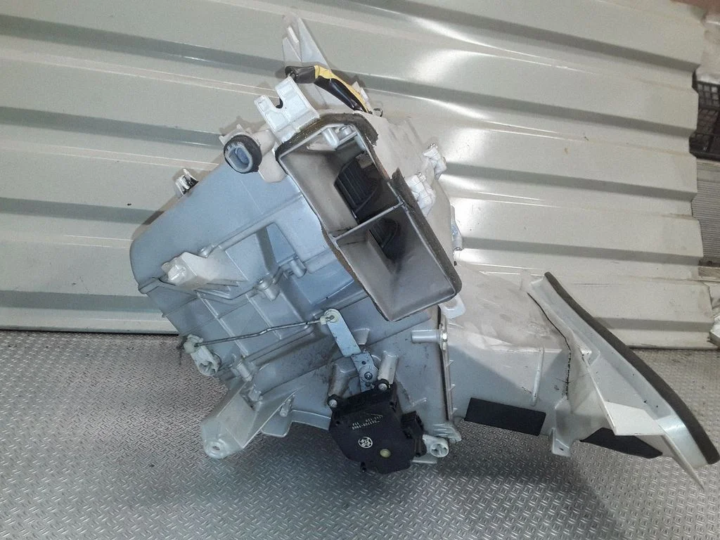 Salongi kütte- ja kliimaploki komplekt – Toyota Prius (XW20) (2003-2009)