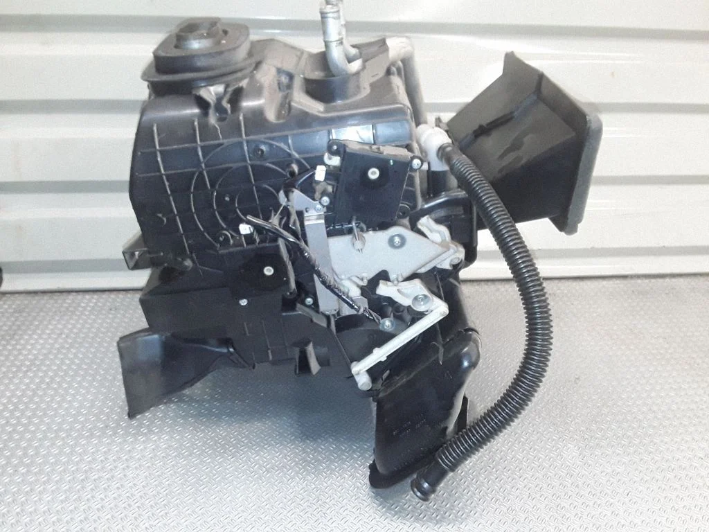 Interior heater climate box assembly – Nissan X-Trail T30 (2001-2007)