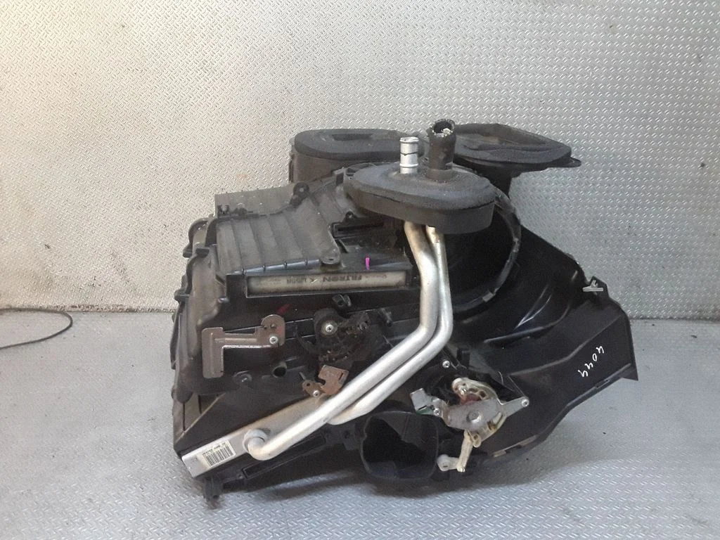Salona klimata mezgla komplekts – Nissan Qashqai (2006-2010)