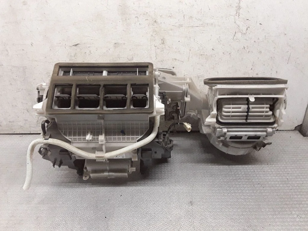 Salongi kütte- ja kliimaploki komplekt – Subaru Legacy (2010-2016)