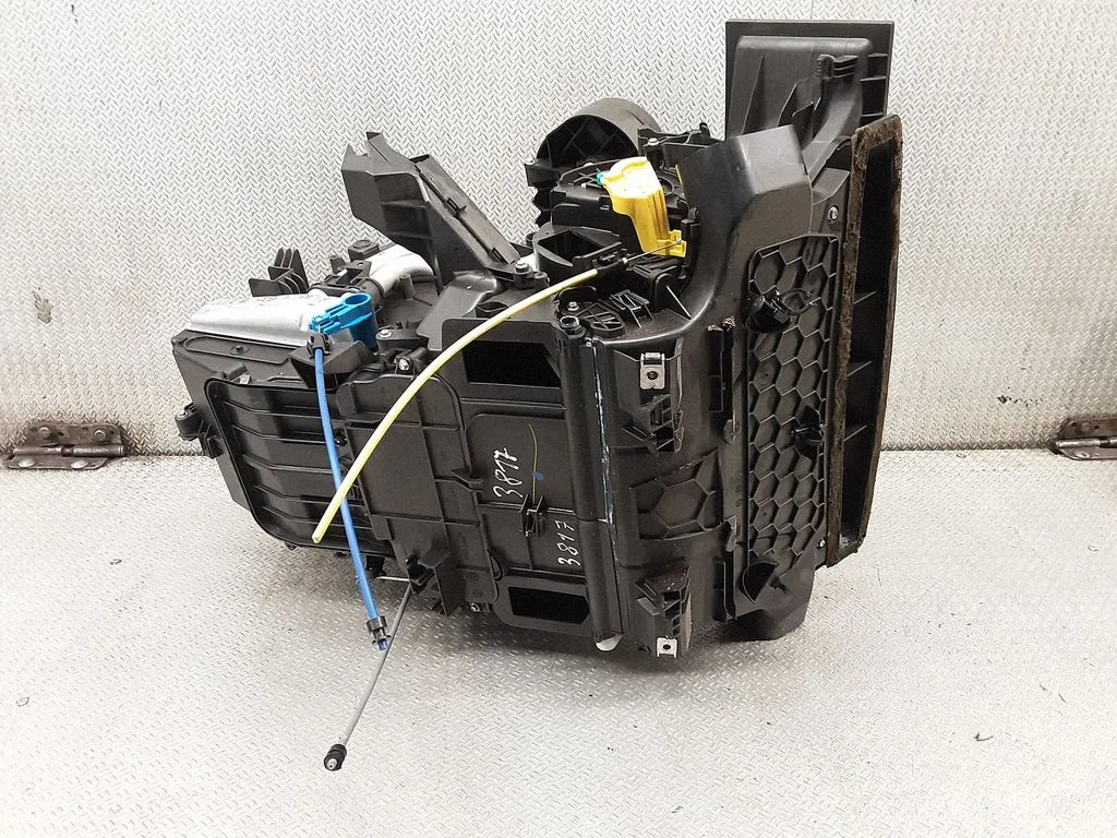 Obudowa nagrzewnicy – komplet 8200365187 – Renault Twingo II (2007-2014)