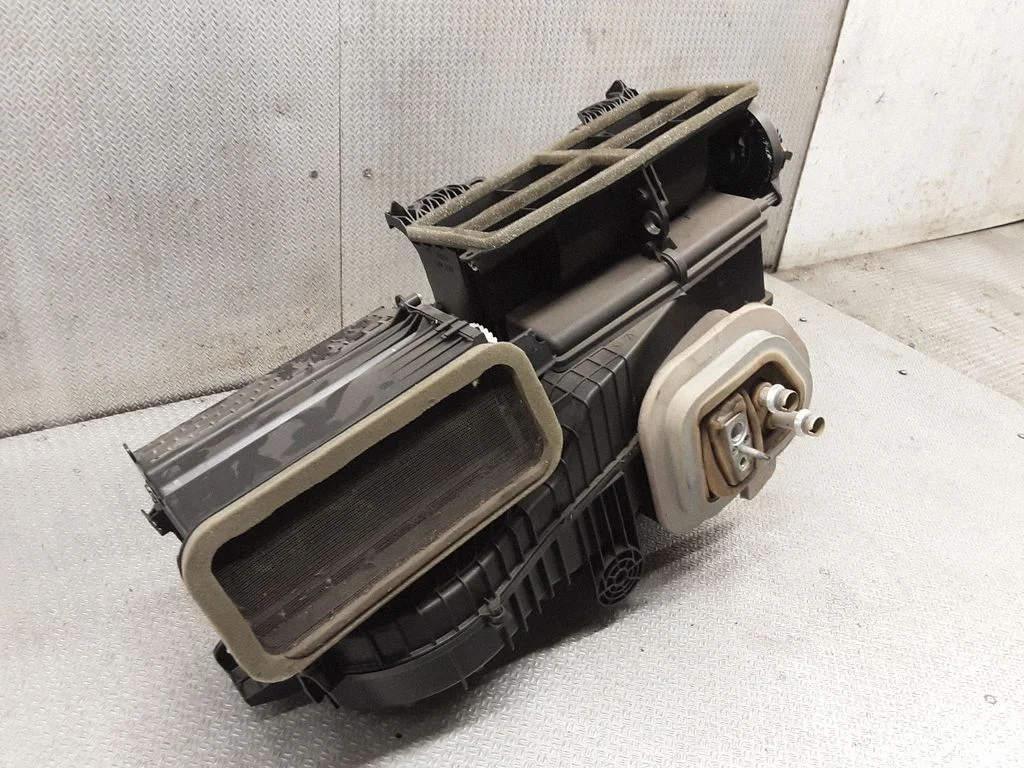 Obudowa nagrzewnicy – komplet 20897787 – Chevrolet Volt I (2010-2015)