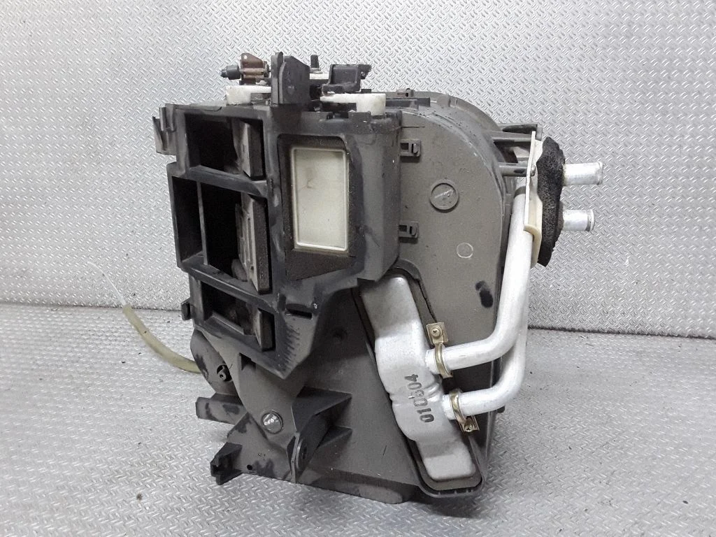 Salona klimata mezgla komplekts MF116700 – Mitsubishi Space Star (1998-2005)