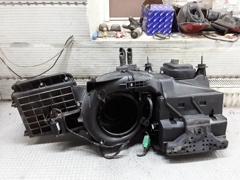 Obudowa nagrzewnicy – komplet XW4H19693AC – Lincoln LS (1998-2006)