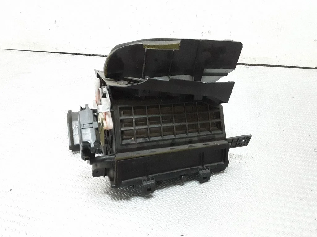 Interior heater climate box assembly – Nissan Primera (2002-2007)