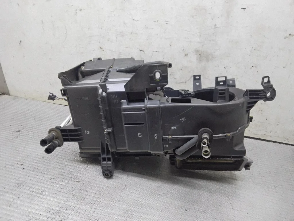 Salona klimata mezgla komplekts – Toyota Corolla Verso AR10 (2004-2009)