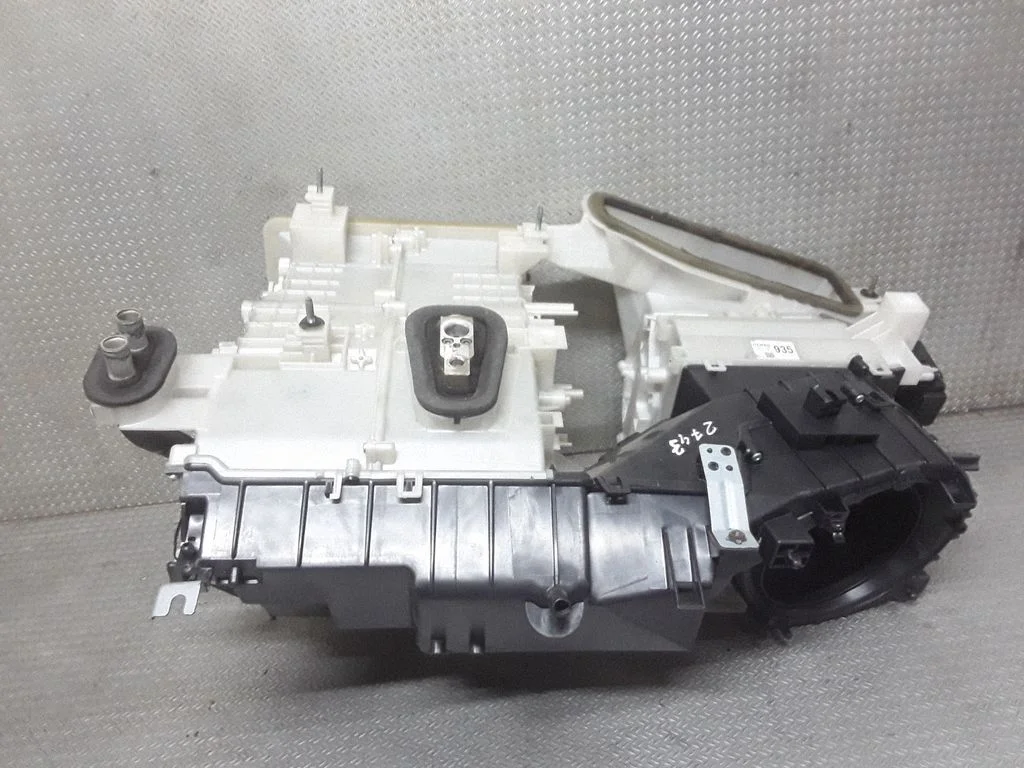 Salongi kütte- ja kliimaploki komplekt – Suzuki Swift I (2004-2010)