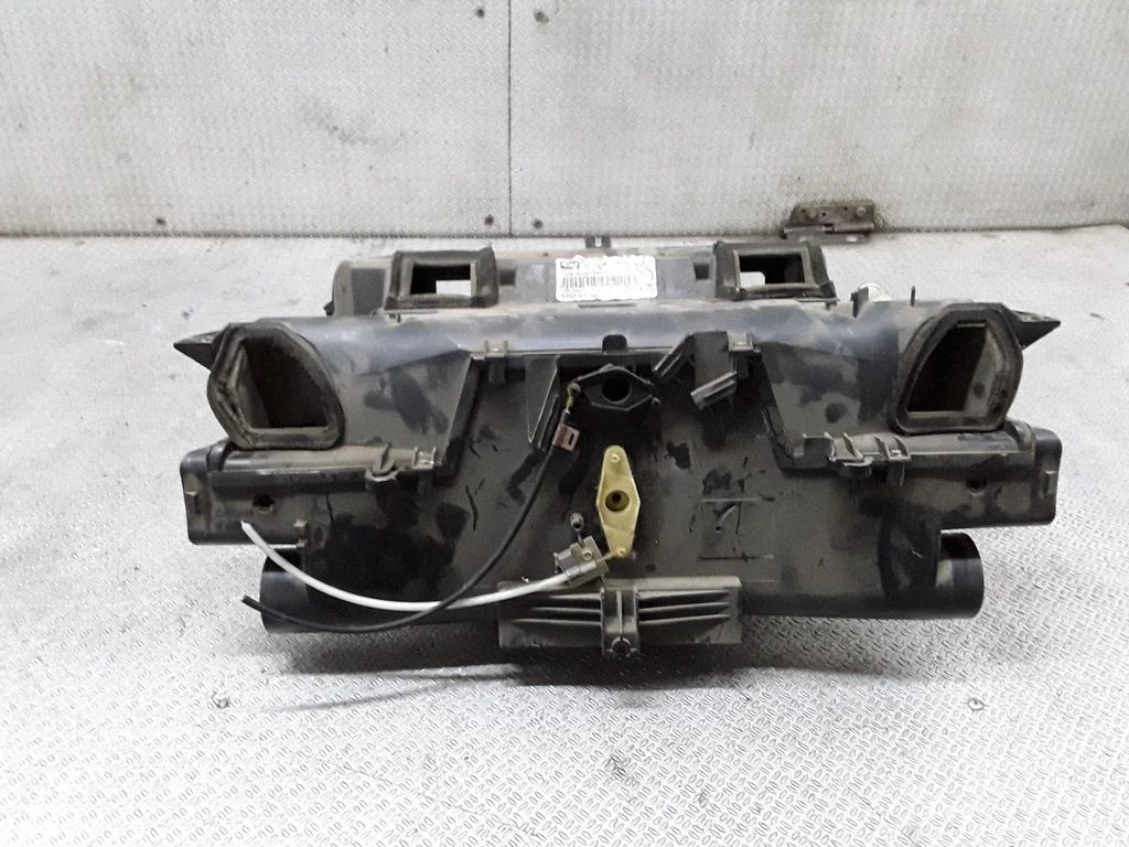 Obudowa nagrzewnicy – komplet – Mercedes-Benz Sprinter W901 W902 W903 W904 (1995-2007)