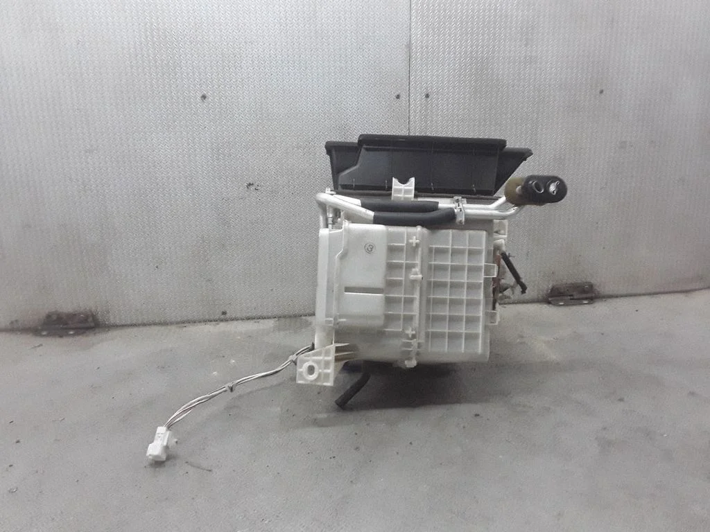 Obudowa nagrzewnicy – komplet – Toyota RAV 4 (XA20) (2000-2005)