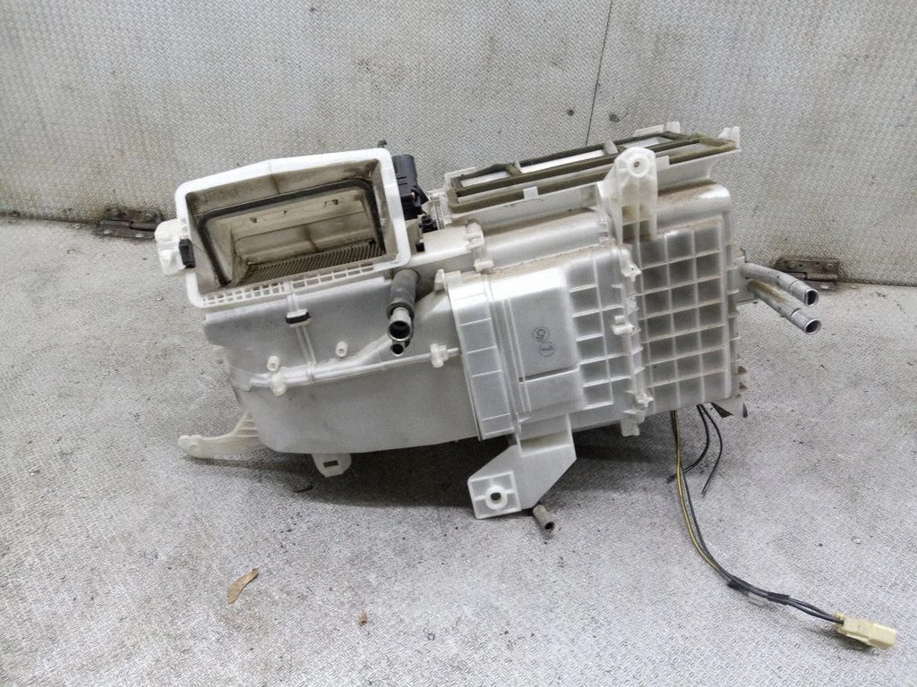 Salona klimata mezgla komplekts – Toyota Corolla Verso E121 (2001-2004)