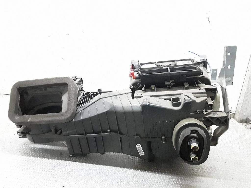Interior heater climate box assembly – Volkswagen Caddy (2004-2010)