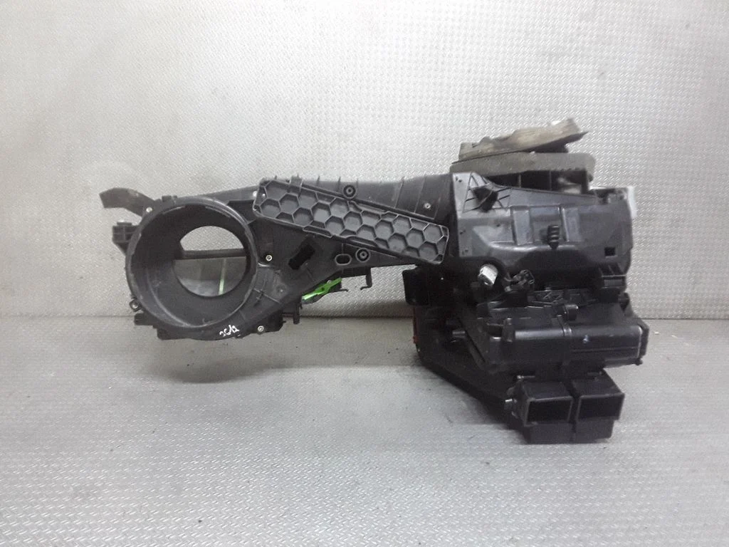 Interior heater climate box assembly – Volkswagen Caddy (2004-2010)