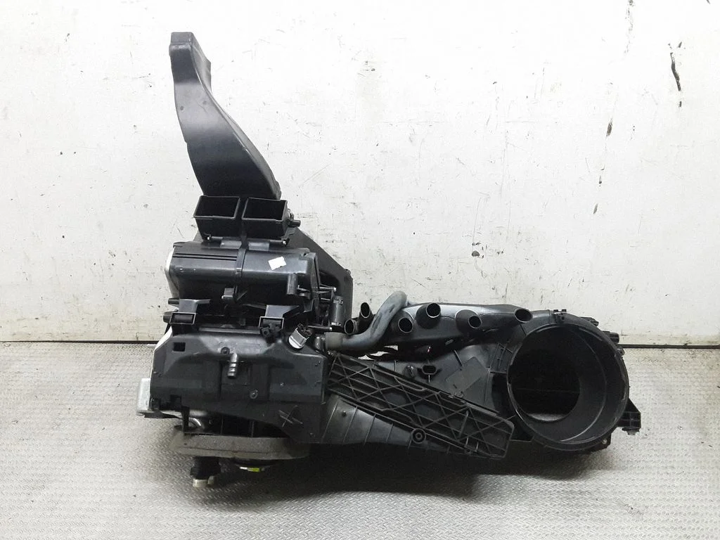 Interior heater climate box assembly – Volkswagen Touran I (2003-2010)