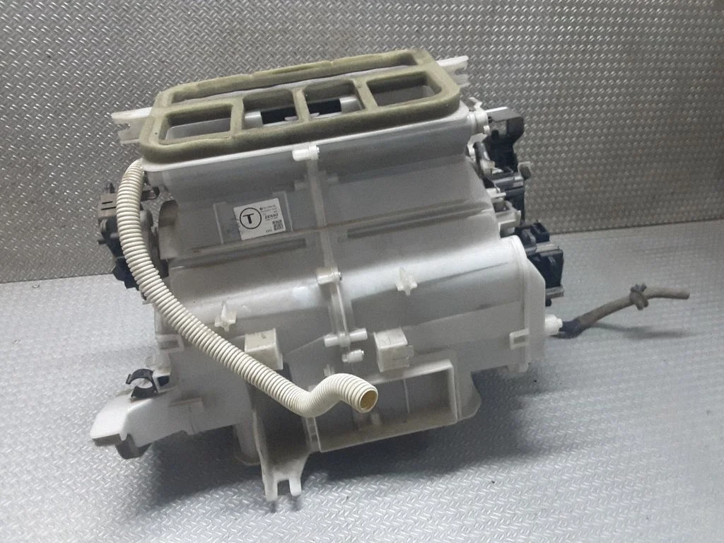 Salona klimata mezgla komplekts – Subaru Outback (2007-2009)