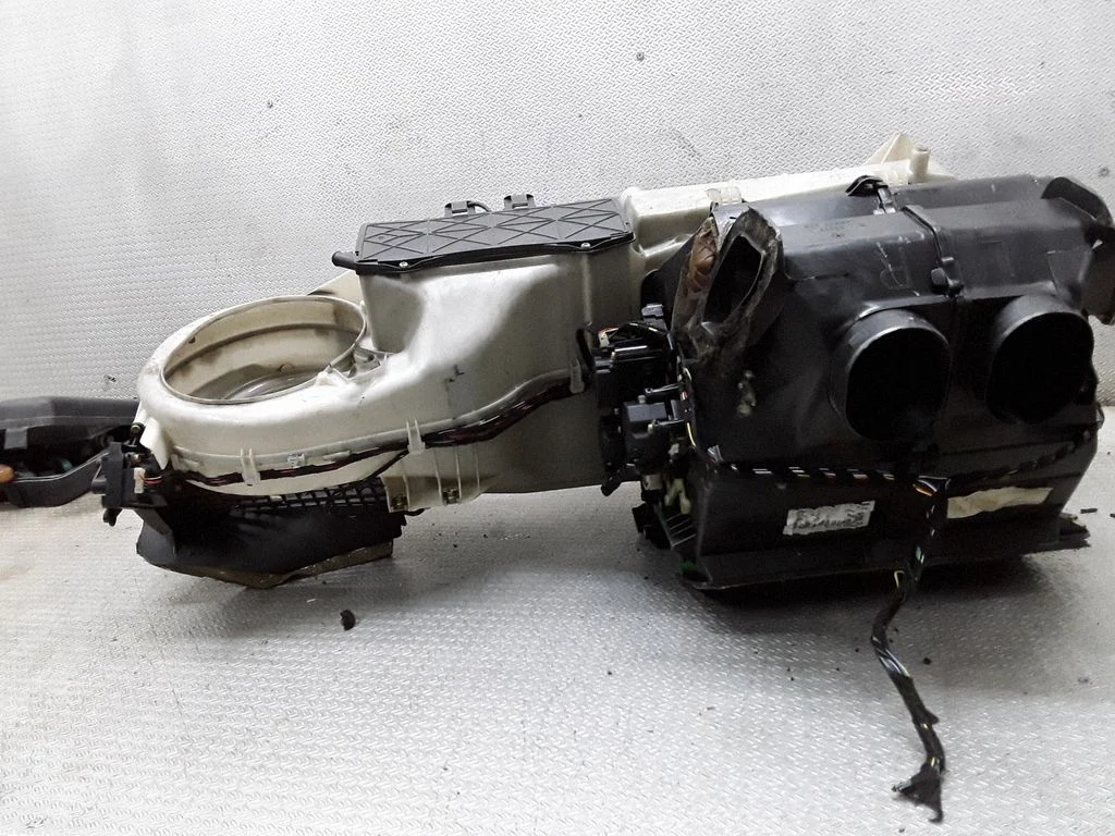 Obudowa nagrzewnicy – komplet – Volvo S60 (2001-2004)