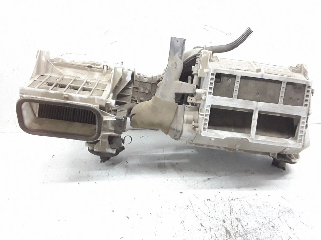 Salongi kütte- ja kliimaploki komplekt – Mitsubishi Pajero Sport I (1996-2008)