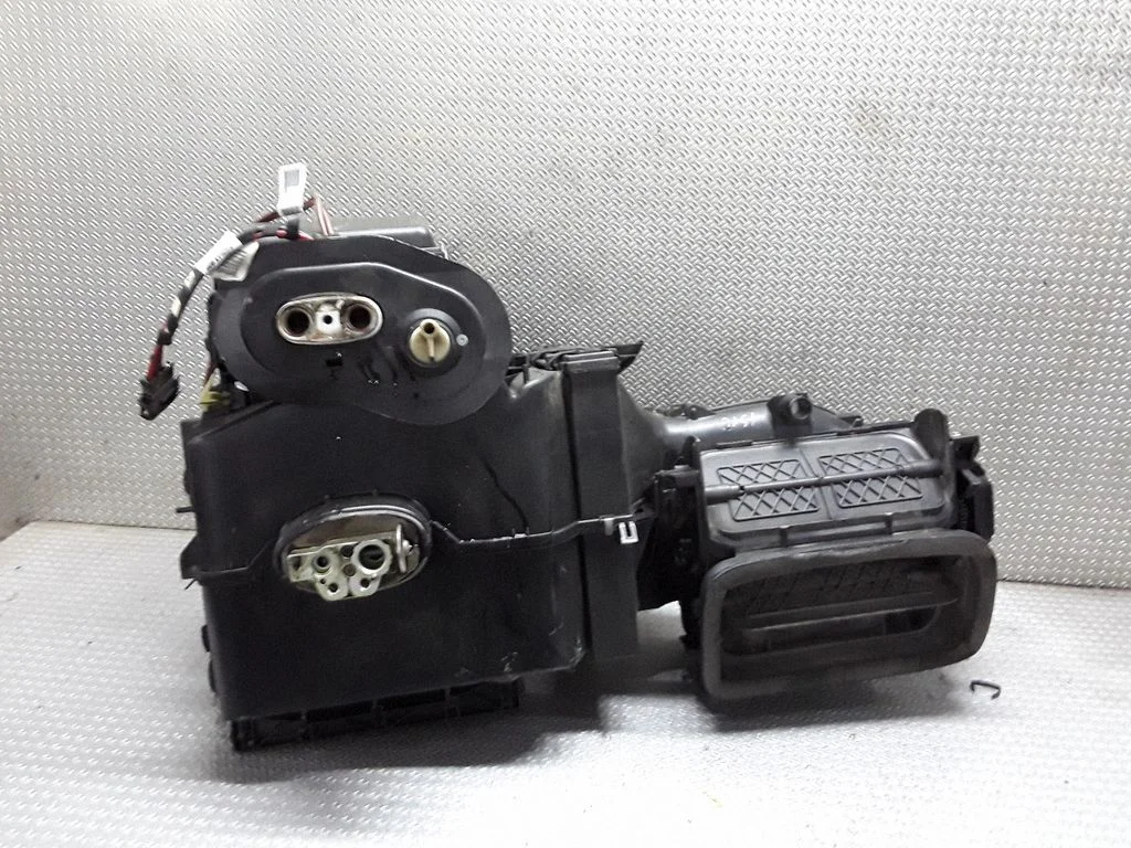 Interior heater climate box assembly 5J1820003ED