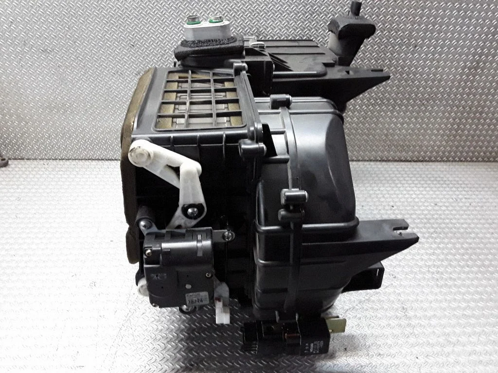 Salona klimata mezgla komplekts – Hyundai Santa Fe (2000-2006)