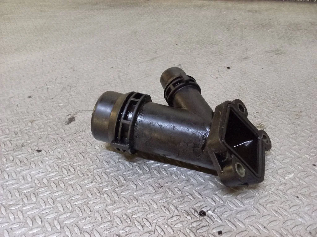 Mootori jahutusvedeliku toru / voolik – BMW 3-seeria E90 E91 (2005-2012)