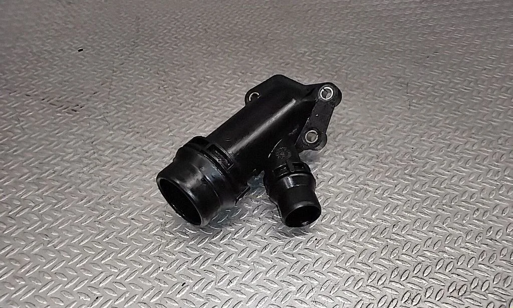 Mootori jahutusvedeliku toru / voolik – BMW 1-seeria E81 E87 (2004-2011)