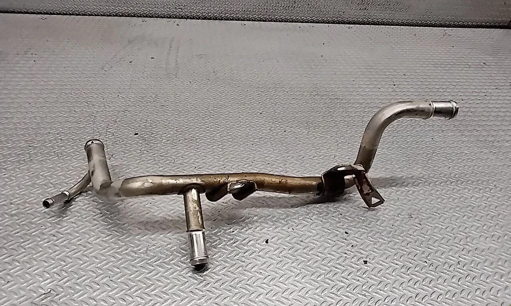 Engine coolant pipe/hose