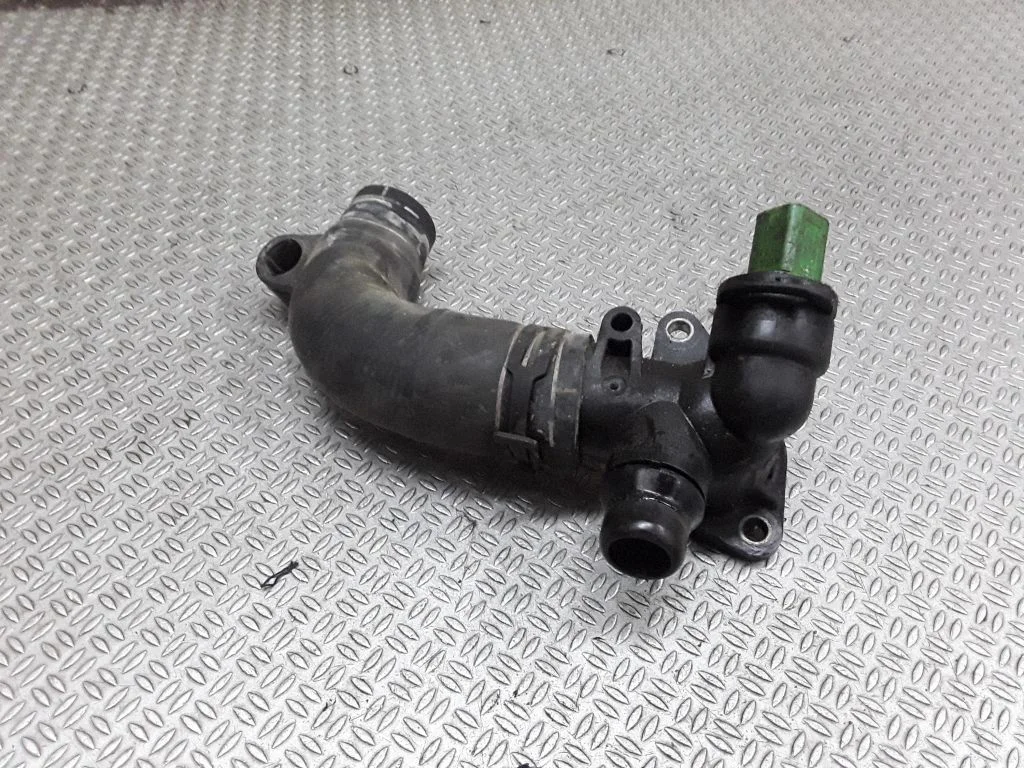 Mootori jahutusvedeliku toru / voolik – Audi A4 S4 B6 8E 8H (2001-2005)