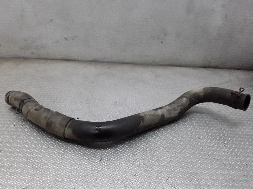 Engine coolant pipe/hose – Mitsubishi Grandis (2003-2011)