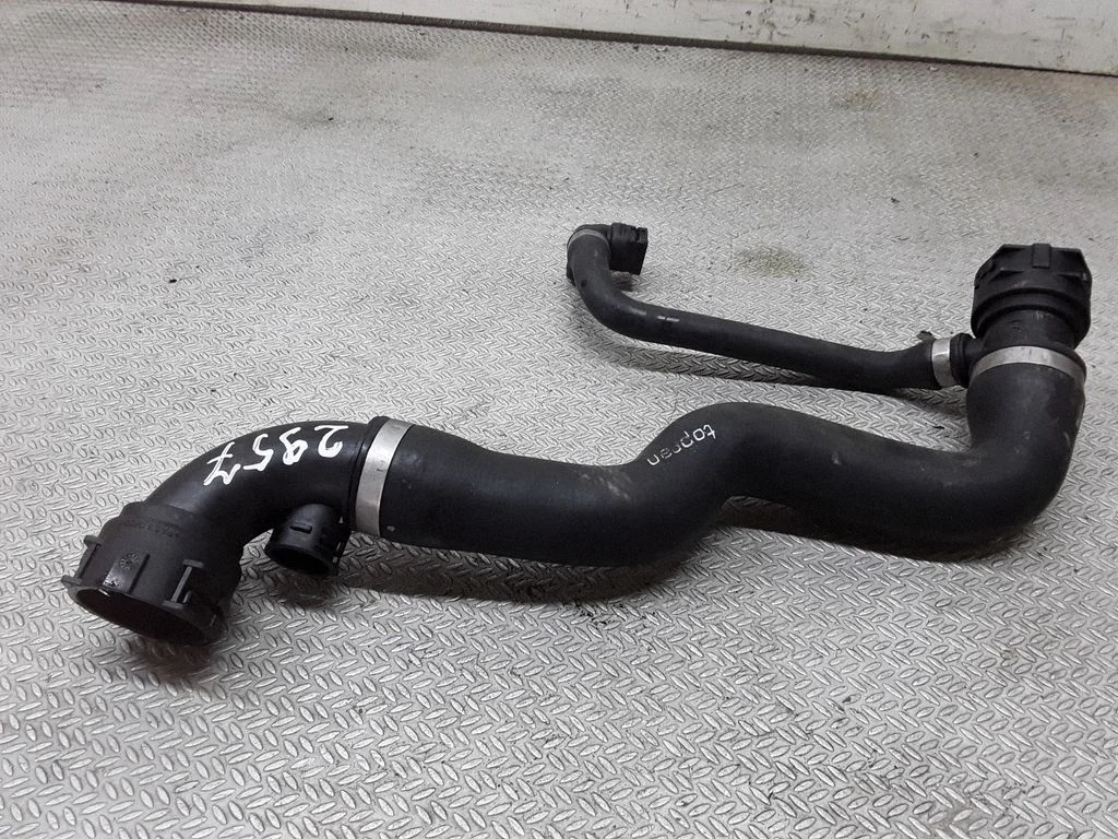 Engine coolant pipe/hose