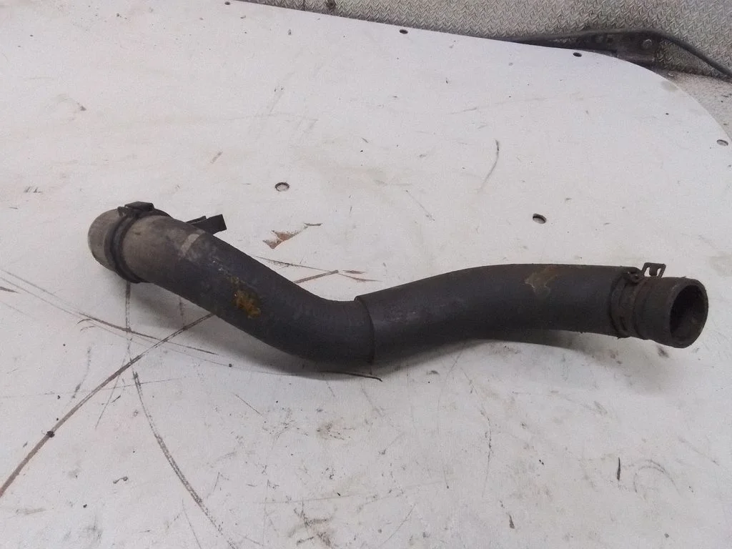 Engine coolant pipe/hose – Nissan Maxima A34 (2003-2008)