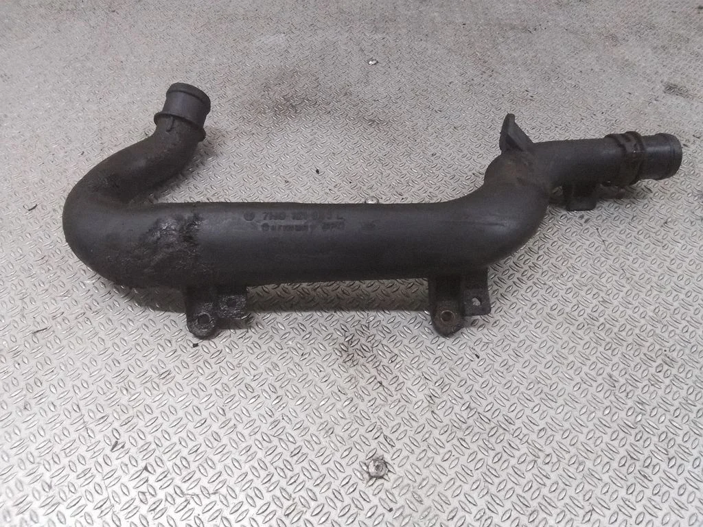 Engine coolant pipe/hose – Volkswagen Transporter - Caravelle T5 (2003-2015)