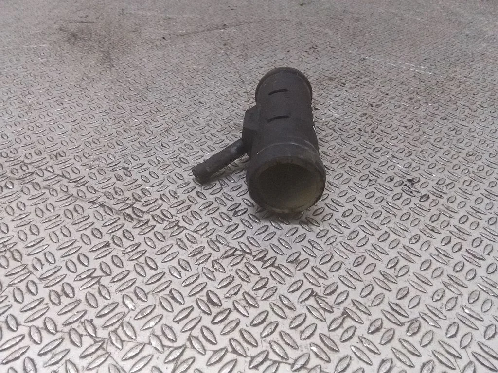 Engine coolant pipe/hose – Volkswagen Polo (2002-2005)