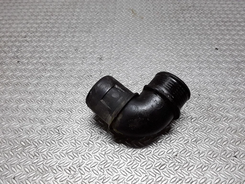 Engine coolant pipe/hose