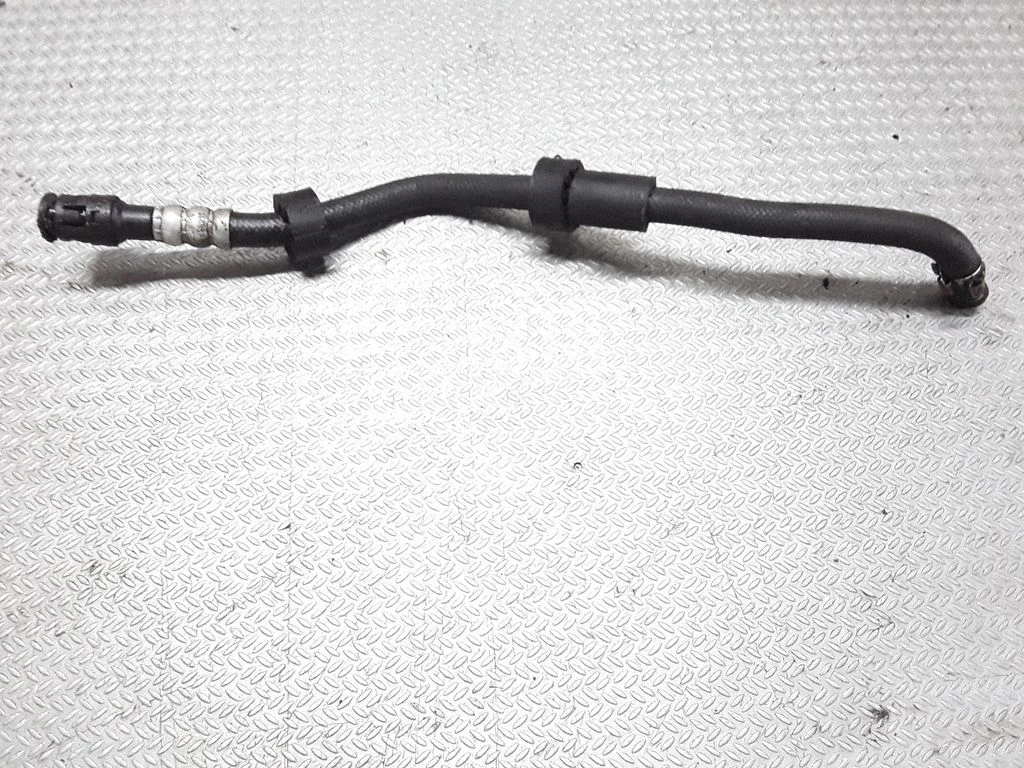 Engine coolant pipe/hose