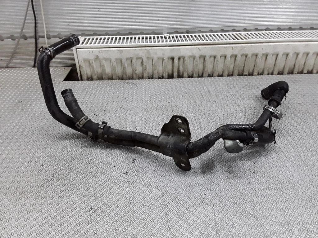 Engine coolant pipe/hose
