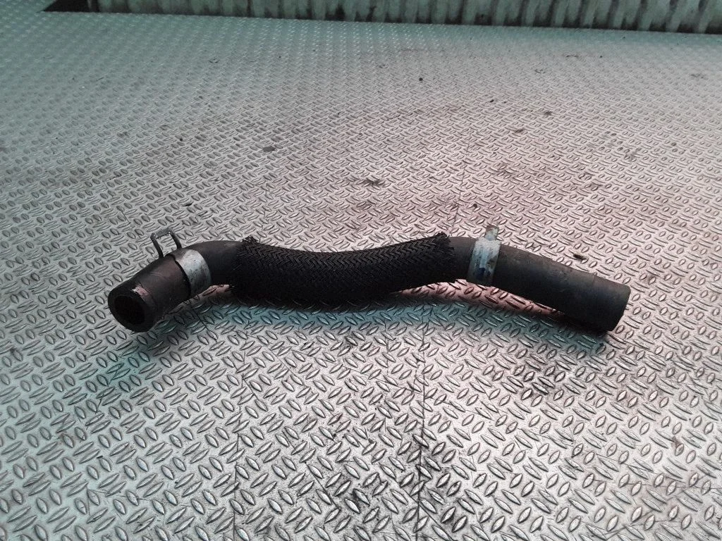 Engine coolant pipe/hose
