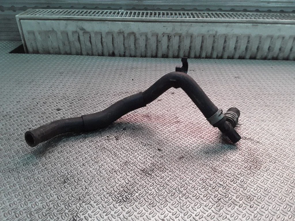 Engine coolant pipe/hose