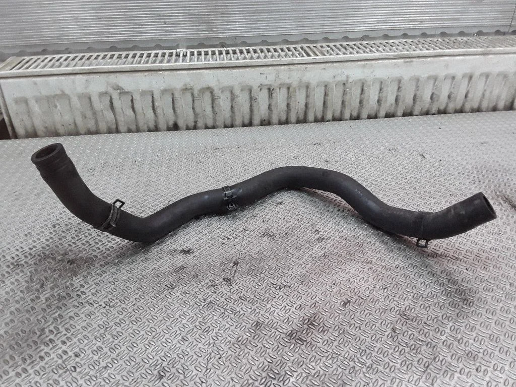 Engine coolant pipe/hose