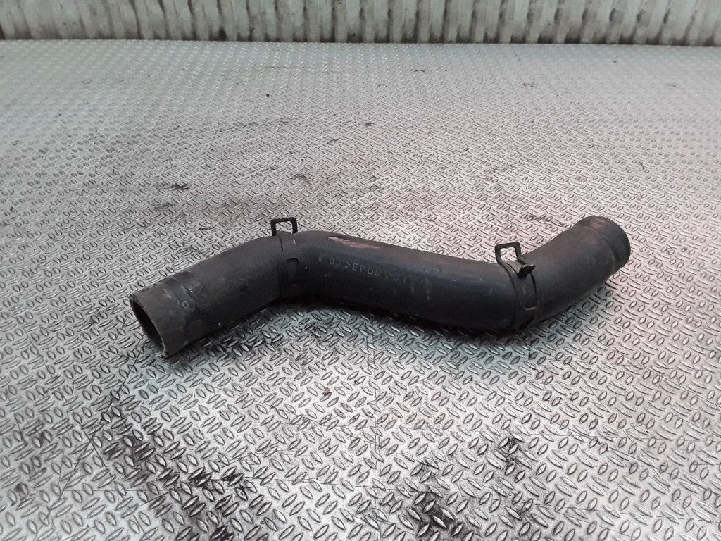 Engine coolant pipe/hose