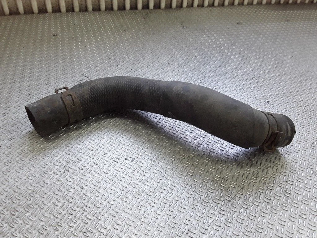 Engine coolant pipe/hose – Mazda MPV II LW (1999-2007)