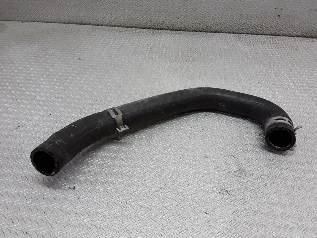 Engine coolant pipe/hose – Nissan Note (E11) (2006-2014)