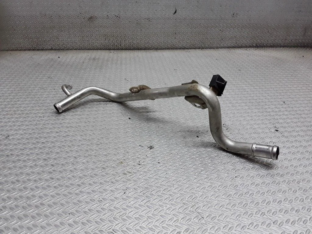 Engine coolant pipe/hose