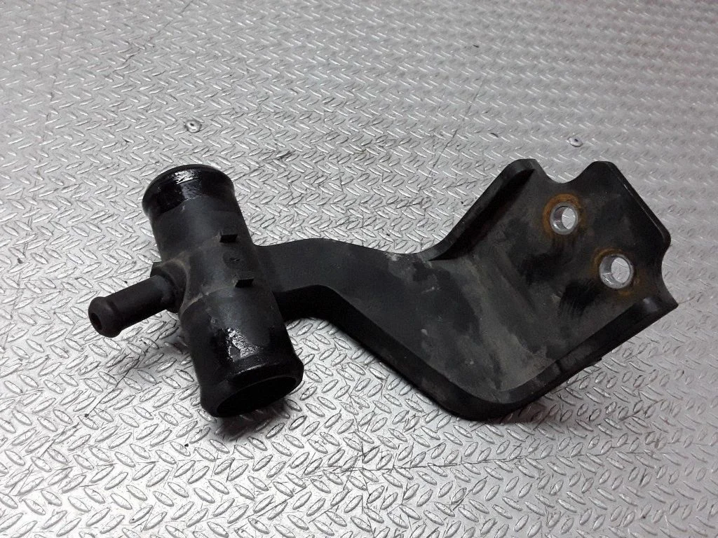 Engine coolant pipe/hose