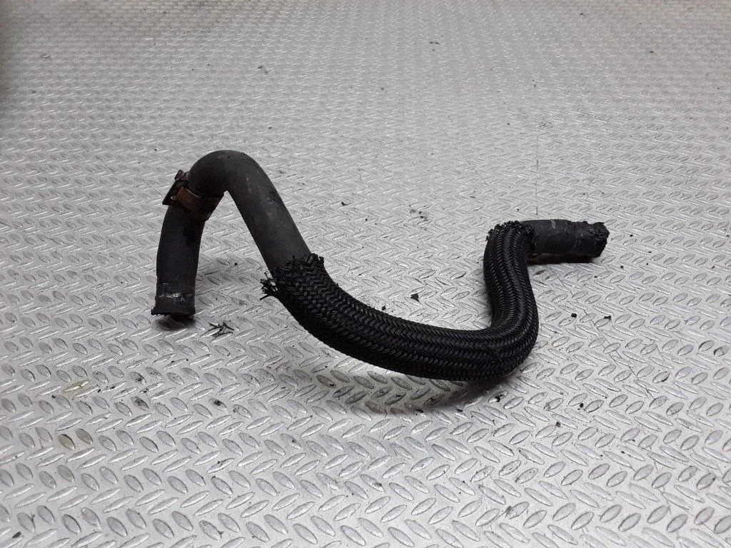 Engine coolant pipe/hose