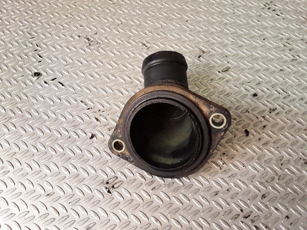 Engine coolant pipe/hose 048121121B